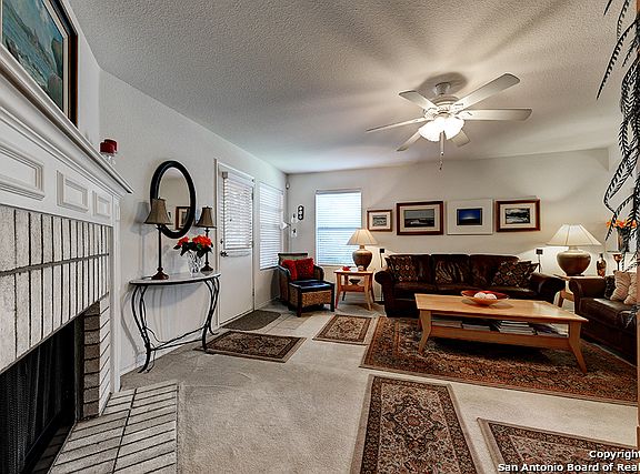 4th image of 5834 Sherbrooke Oak