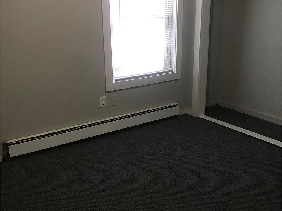 25 Spring St Auburn ME Zillow