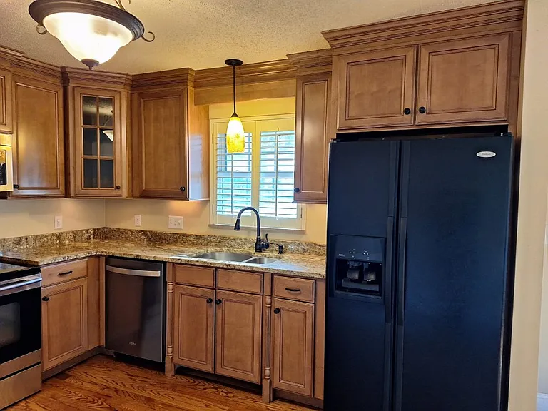 8714 Kingsridge Dr — Photo 10