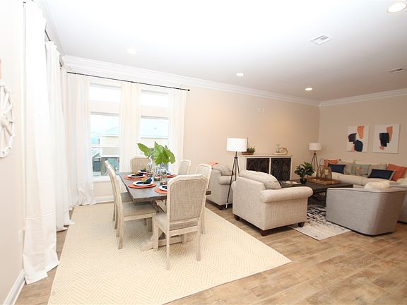 2nd image of 23 Sandy Pointe Dr