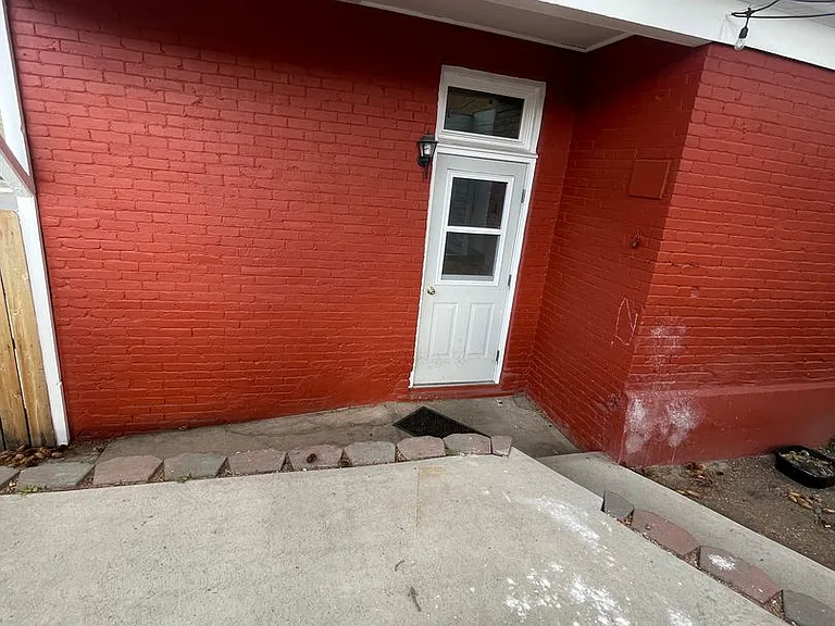 327 N Alabama St — Photo 5