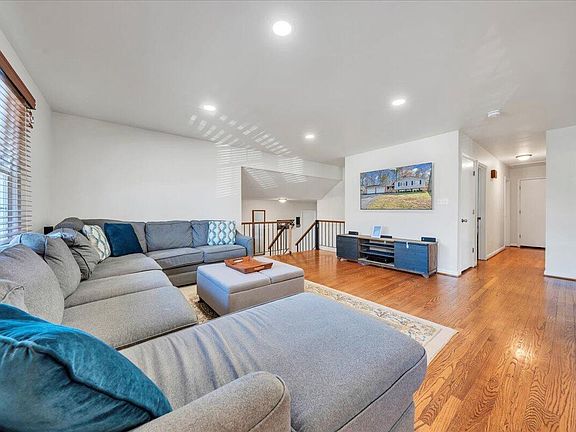 5th image of 5824 Penguin Dr