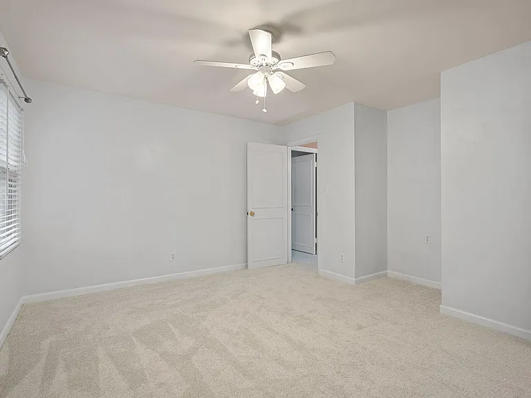 4713 Walden Ct — Photo 24