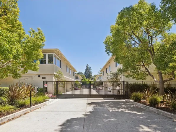 Luxury Apartment Available in gated Community downtown Palo Alto!, 838 University Ave, Palo Alto, CA 94301