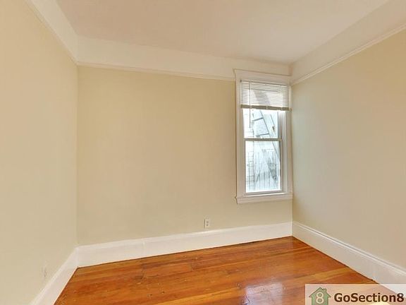 4th image of 220 6th St #2202