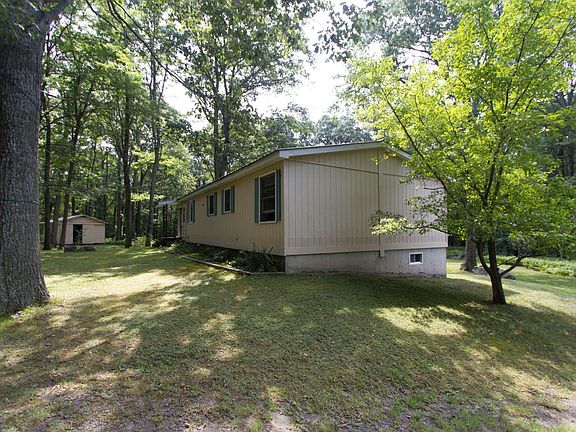 3rd image of 105 Taylor Dr