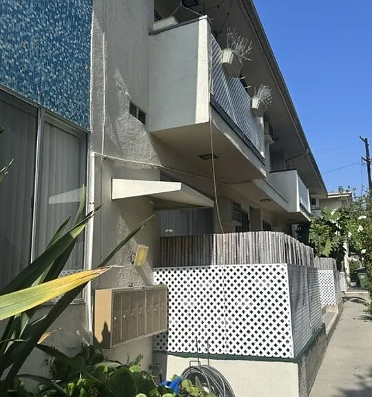 1461 S Canfield Ave — Photo 3