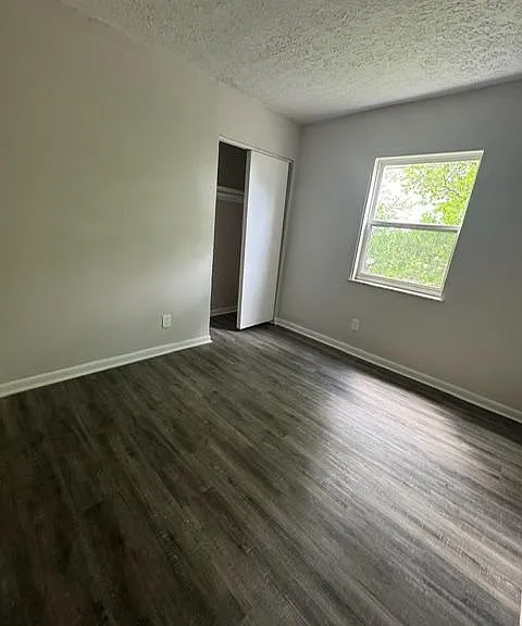 2032 Catalpa Dr #E — Photo 8