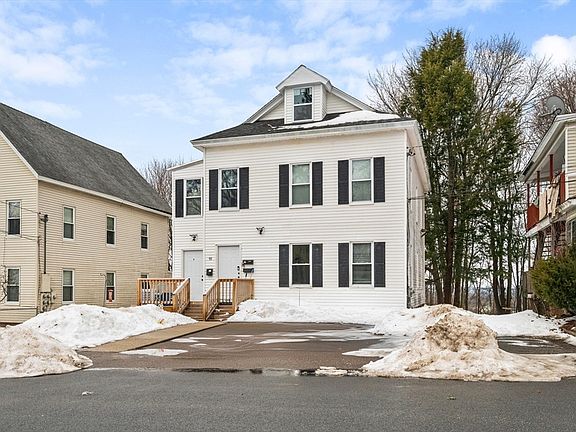 4th image of 99 Washington St