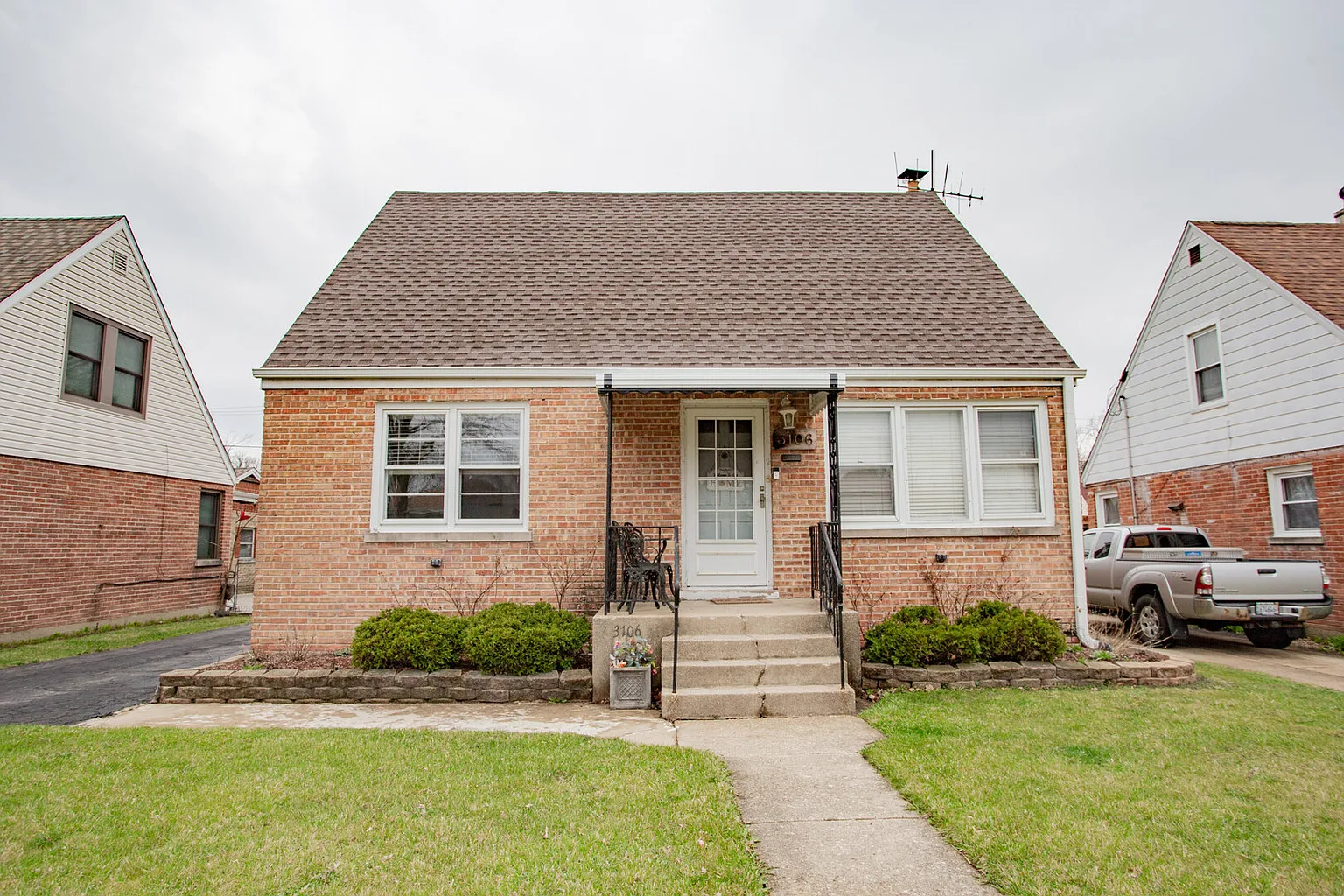 3106 Sunset Ln photo 1