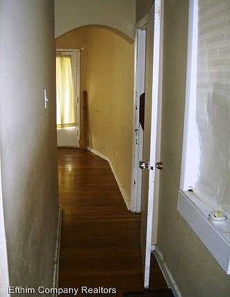 3rd image of 4628 S Compton Ave Fl 1ST