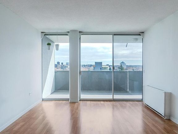 2nd image of 909 N Logan St APT 10I