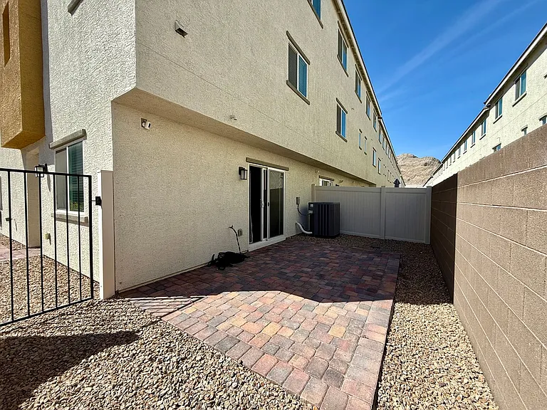 3720 Brilliant Sunset St — Photo 31