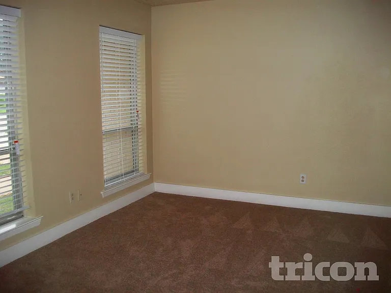 3307 Hummingbird Ln — Photo 16