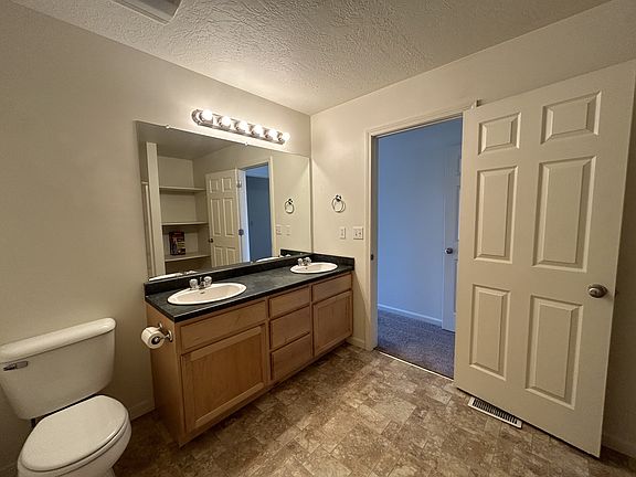 3rd image of 404 Par Ave #1