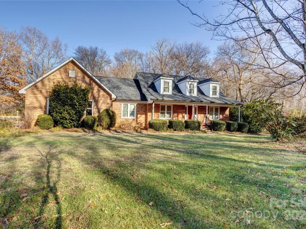 1230 Bennington Dr NW, Concord, NC 28027