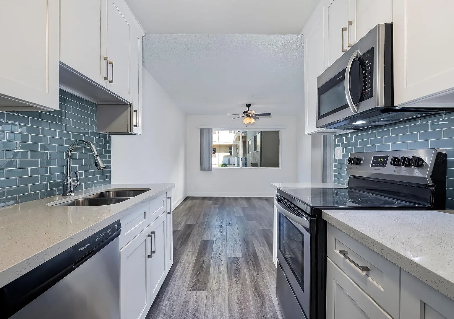 Addison Arms Apartments — Photo 4