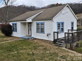 1084 Old Balsam Rd, Waynesville, NC 28786
