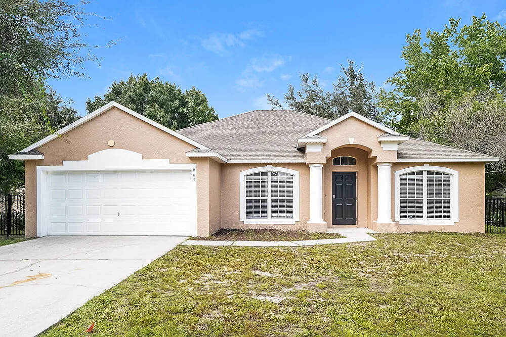 4 bed, 2.0 bath, 2196 sqft, $2,405 — Photo 1