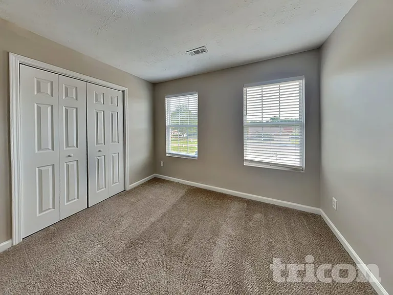 517 Cathedral Dr — Photo 14