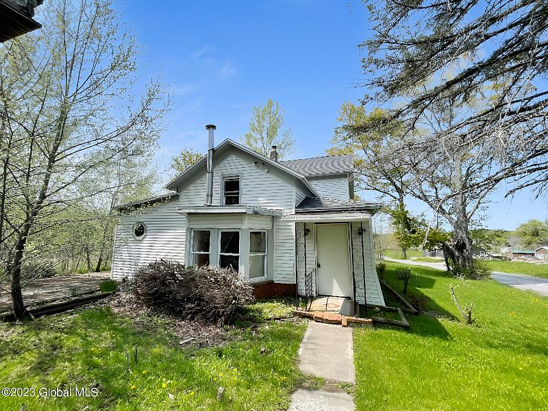 2nd image of 180 W Lykers Road