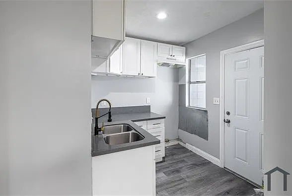 1759 W Century Blvd #A — Photo 5