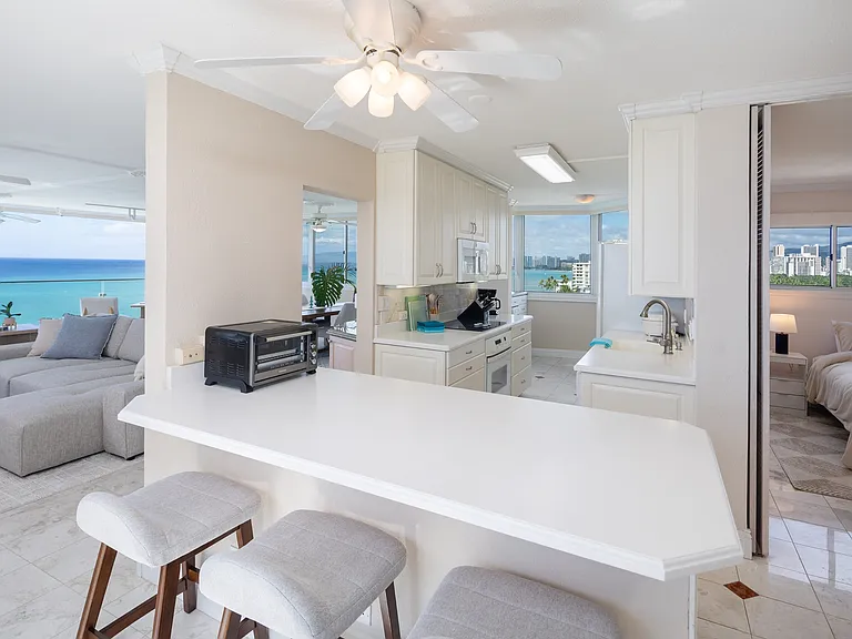 3065 Kalakaua Ave #Penthouse 1 — Photo 17