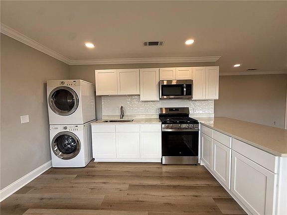 3rd image of 4520-4526 Herrmann St