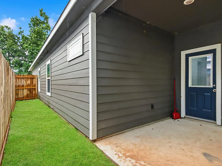 16902 Balmoral — Photo 25