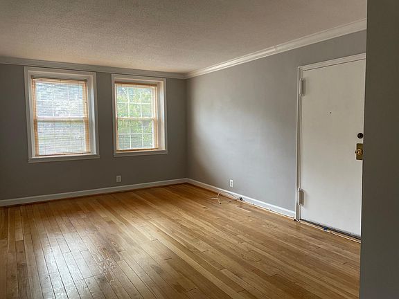 2nd image of 2965 S Columbus St