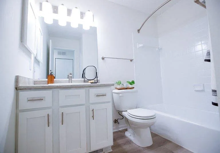 Auburn Townhomes — Photo 11