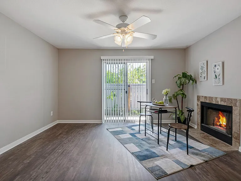 Driscoll Place | Houston, TX | Apartment Home