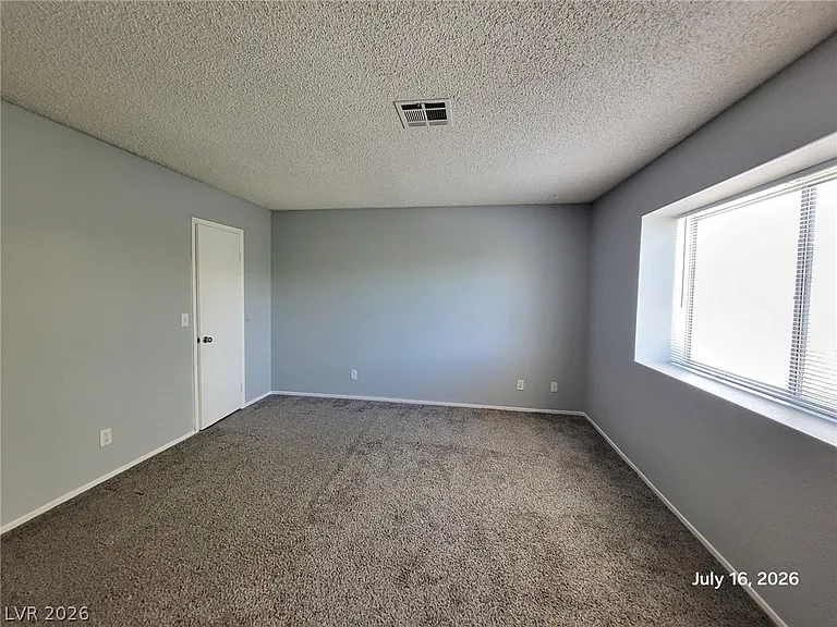 9404 Hershey Ln — Photo 10