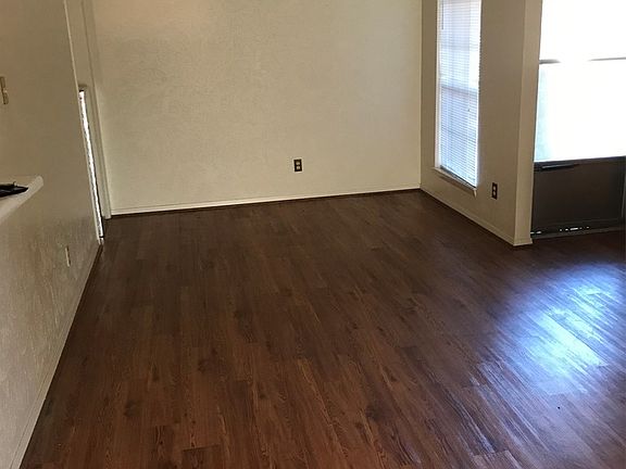 5th image of 807 Lloyd Dr