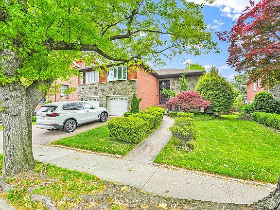 3rd image of 13835 11th Ave