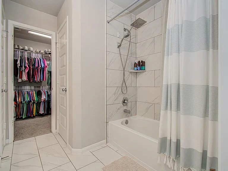 5543 Evanston Ln — Photo 11