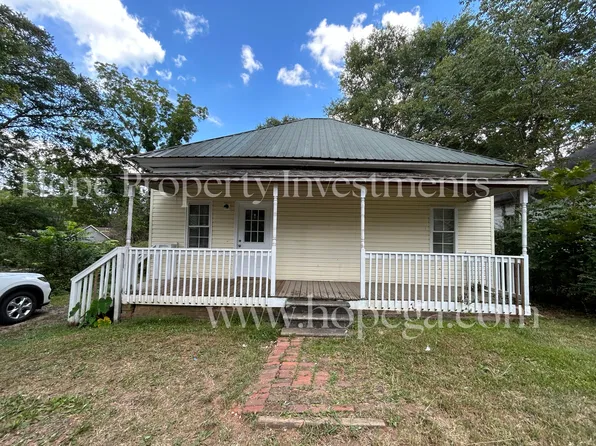 108 Banks St, Grantville, GA 30220