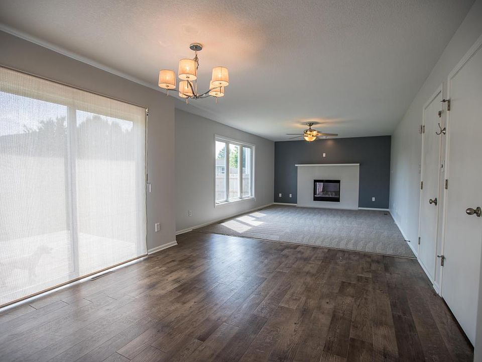 Main floor fireplace/greatroom