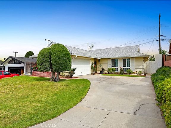 2nd image of 15147 Caravaca Rd