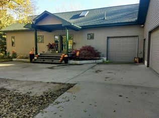 1834 Pintail Ln, Central City, NE 68826