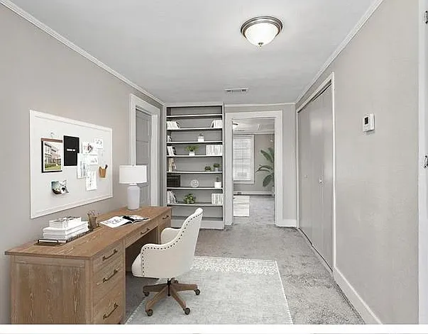 4437 Calumet St — Photo 3
