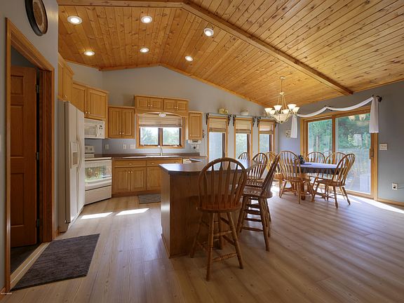 5th image of 4121 Pawnee Dr SE
