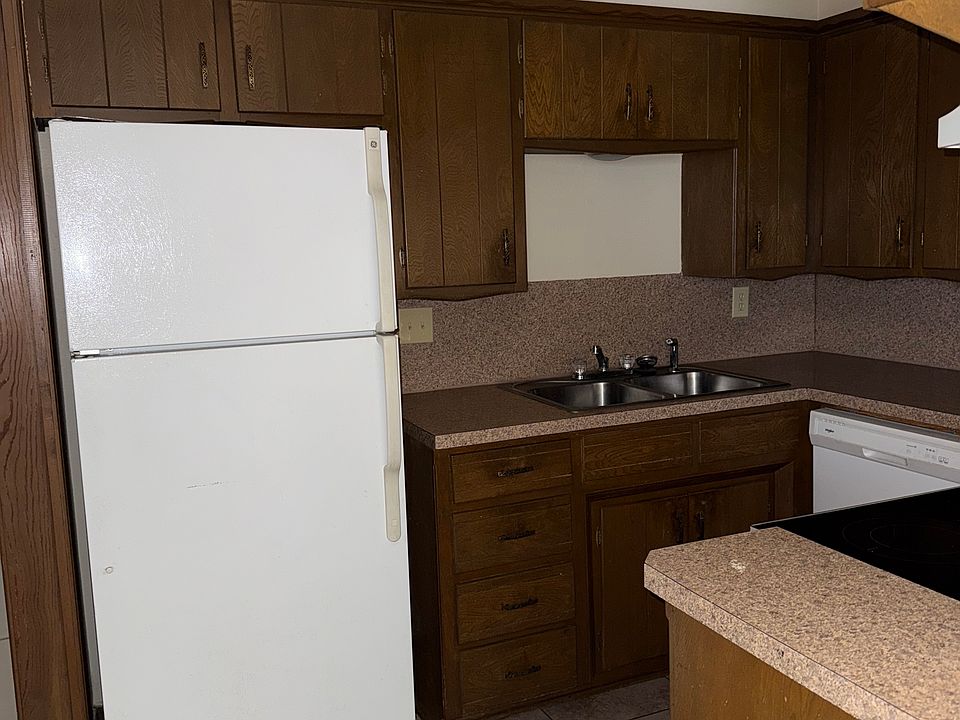1st image of 2624 Elwood Dr #2624