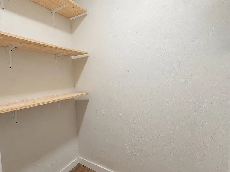 4715 Laura Dr — Photo 15