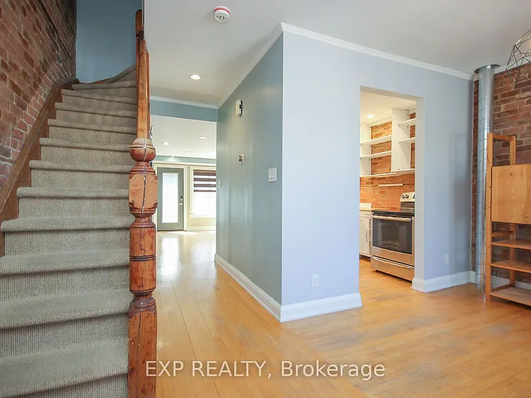 114 Sweetland Ave — Photo 5
