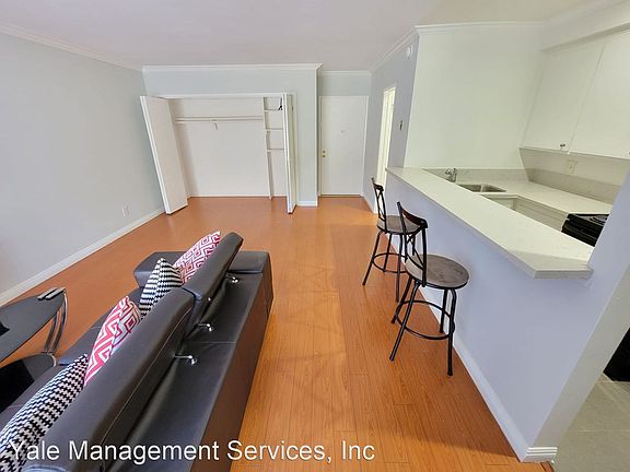 3rd image of 433 S Hobart Blvd APT 108