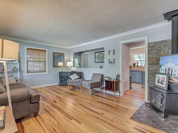 4th image of 2549 E Wilmington Ave