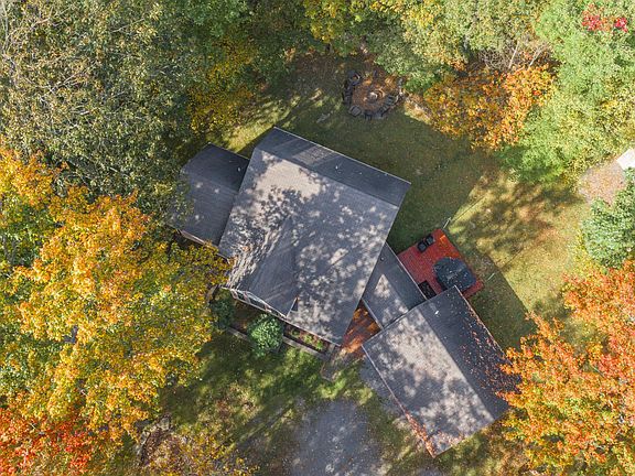 2nd image of 697 Mountainview Dr