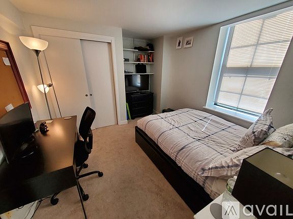 3rd image of 1659 Washington St #406
