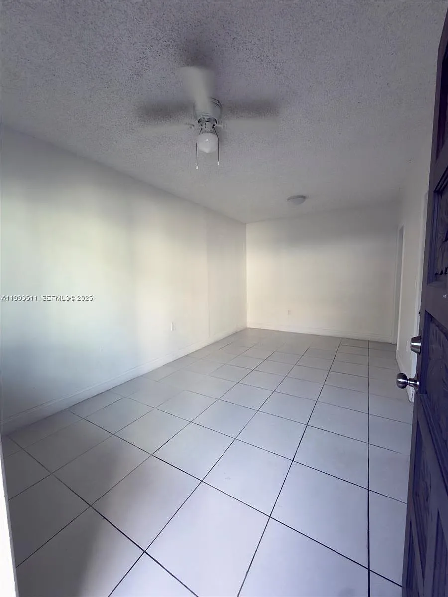 Building Photo - 2622 NW 24th St #1A